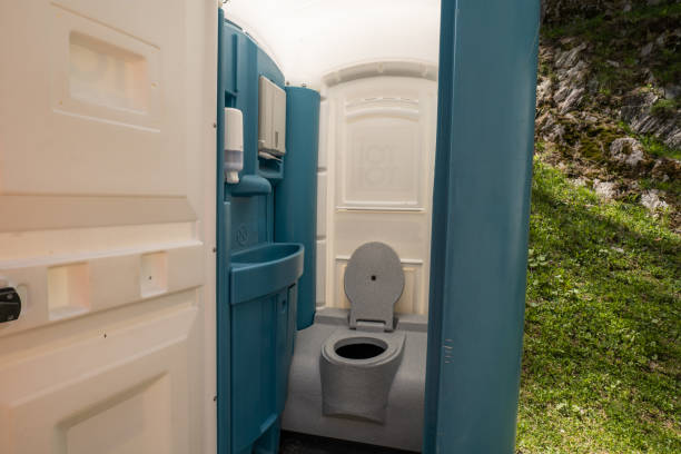 Best Portable toilet rental cost  in Auburn, ME